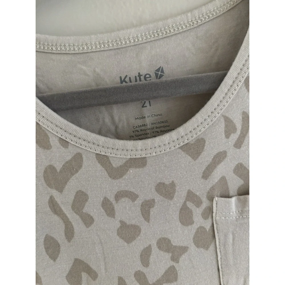 Kyte Baby Short Sleeve 2 Piece Pajama Set Bamboo Oat Leopard Neutral‎ 2T